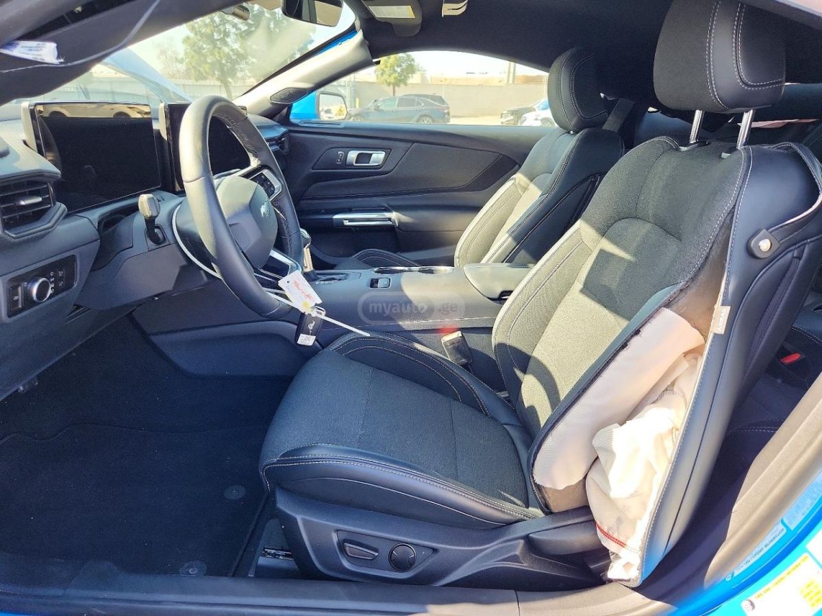 Ford Mustang 2025 — миниатюра 7