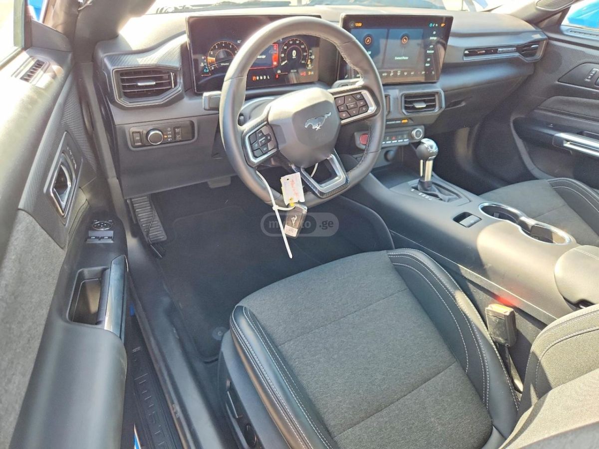 Ford Mustang 2025 — миниатюра 8