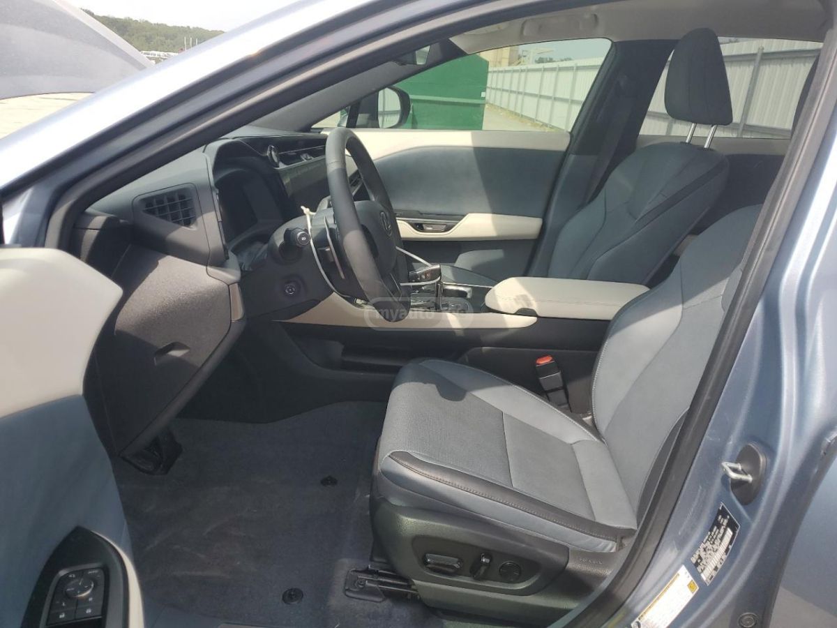 Lexus RZ 450e 2023 — миниатюра 7