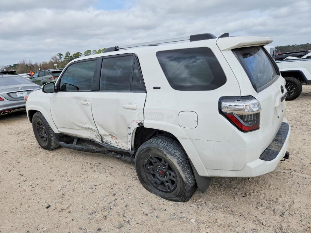 Toyota 4 Runner - фото 2