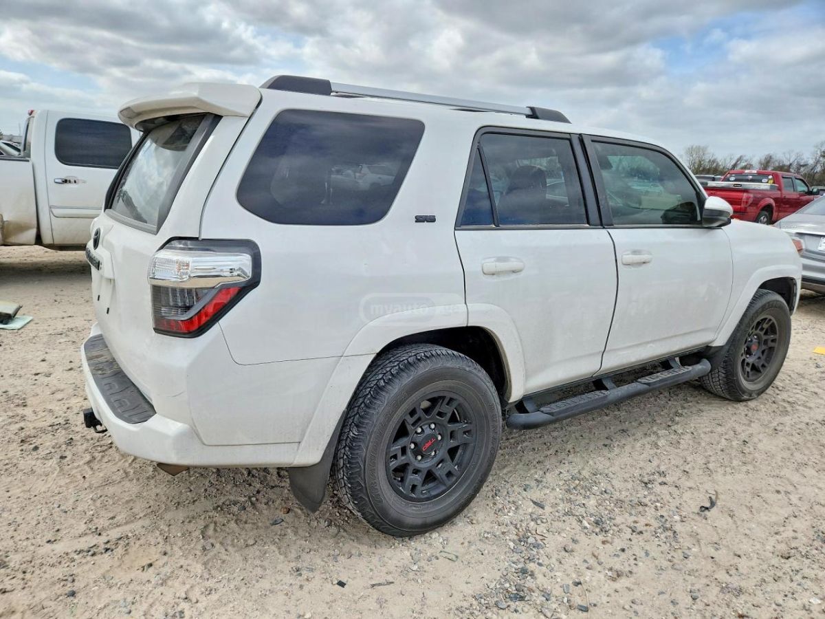 Toyota 4 Runner - фото 3