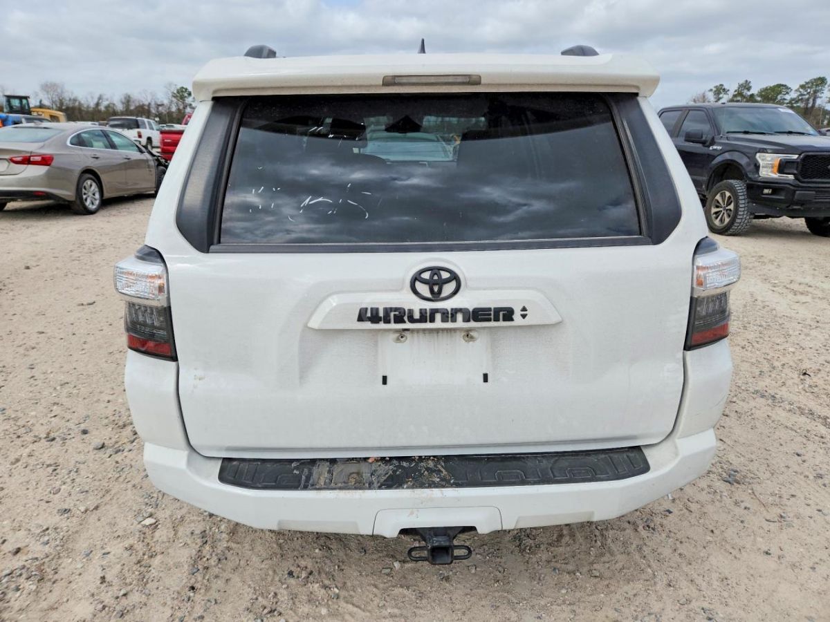 Toyota 4 Runner - фото 6