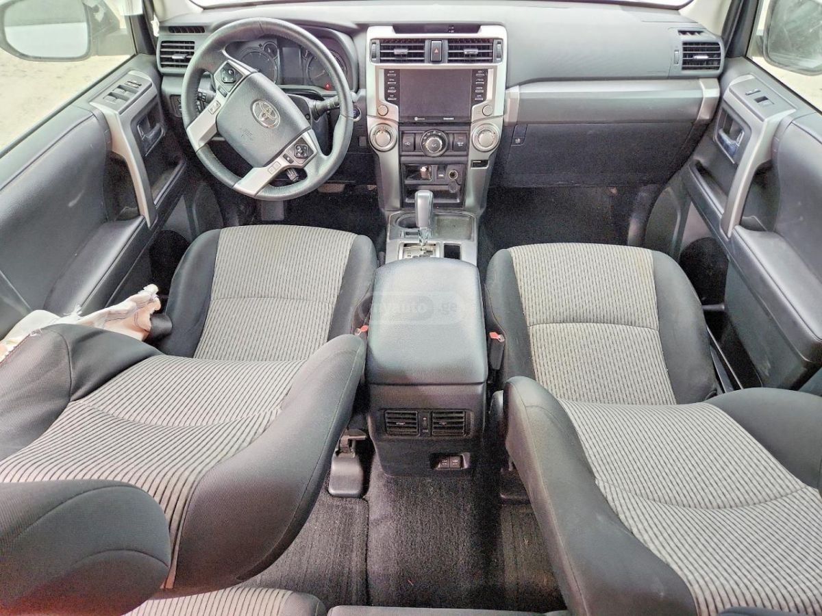Toyota 4 Runner - фото 8
