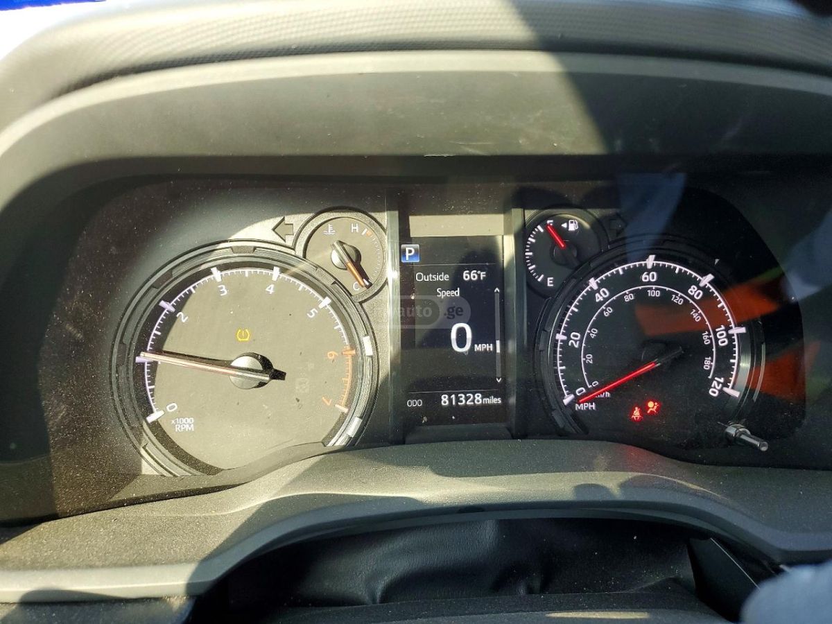 Toyota 4 Runner - фото 9