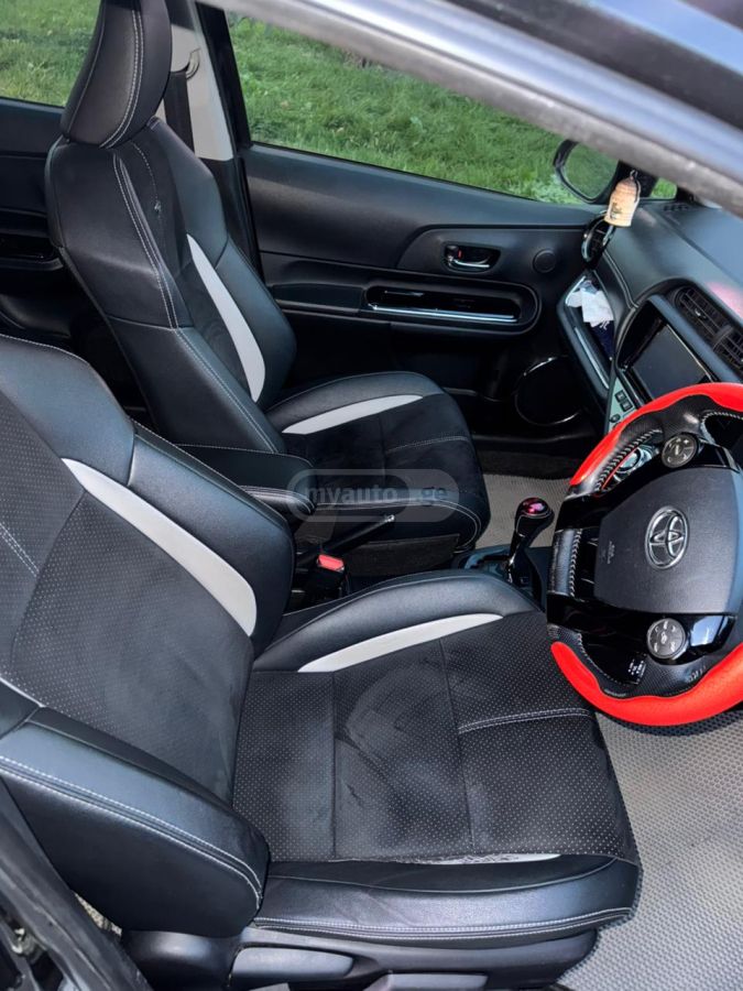 Toyota Aqua - фото 5