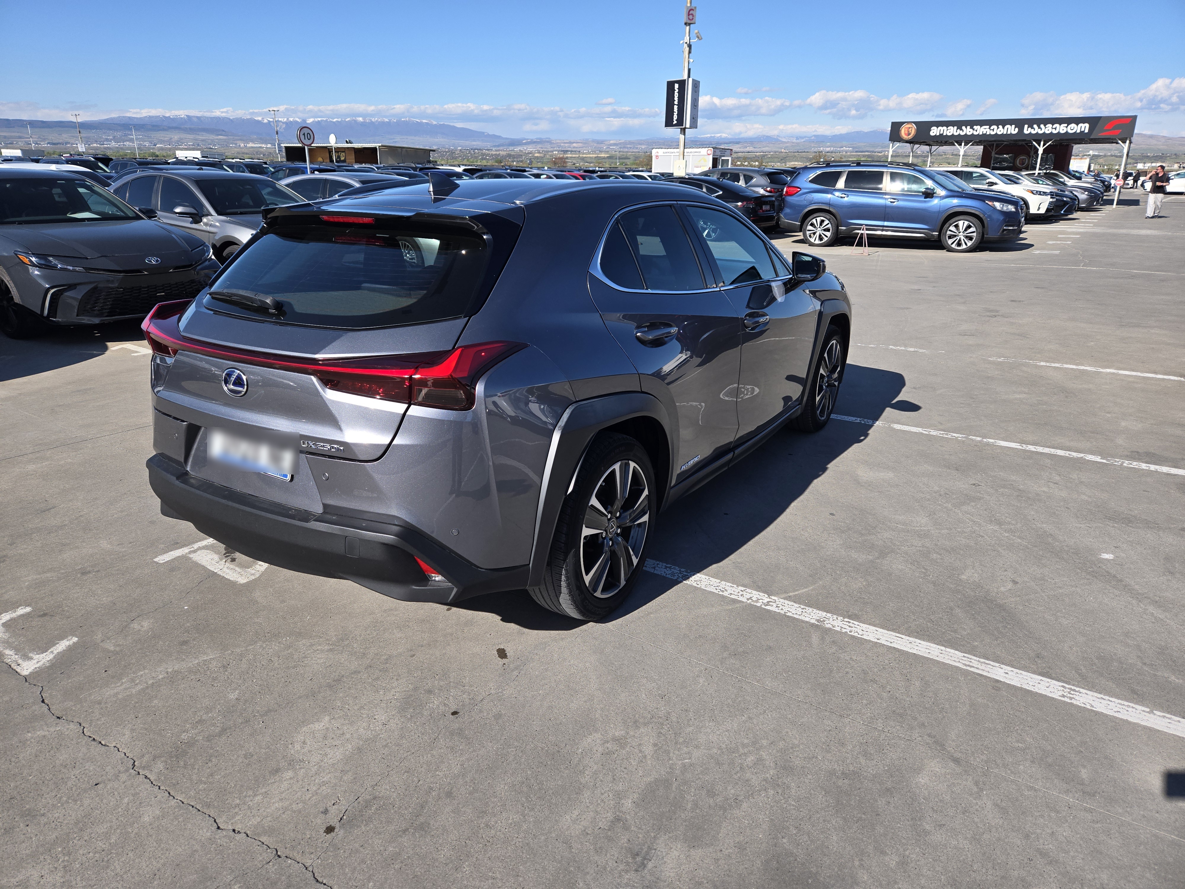 Lexus UX 250 h - фото 3