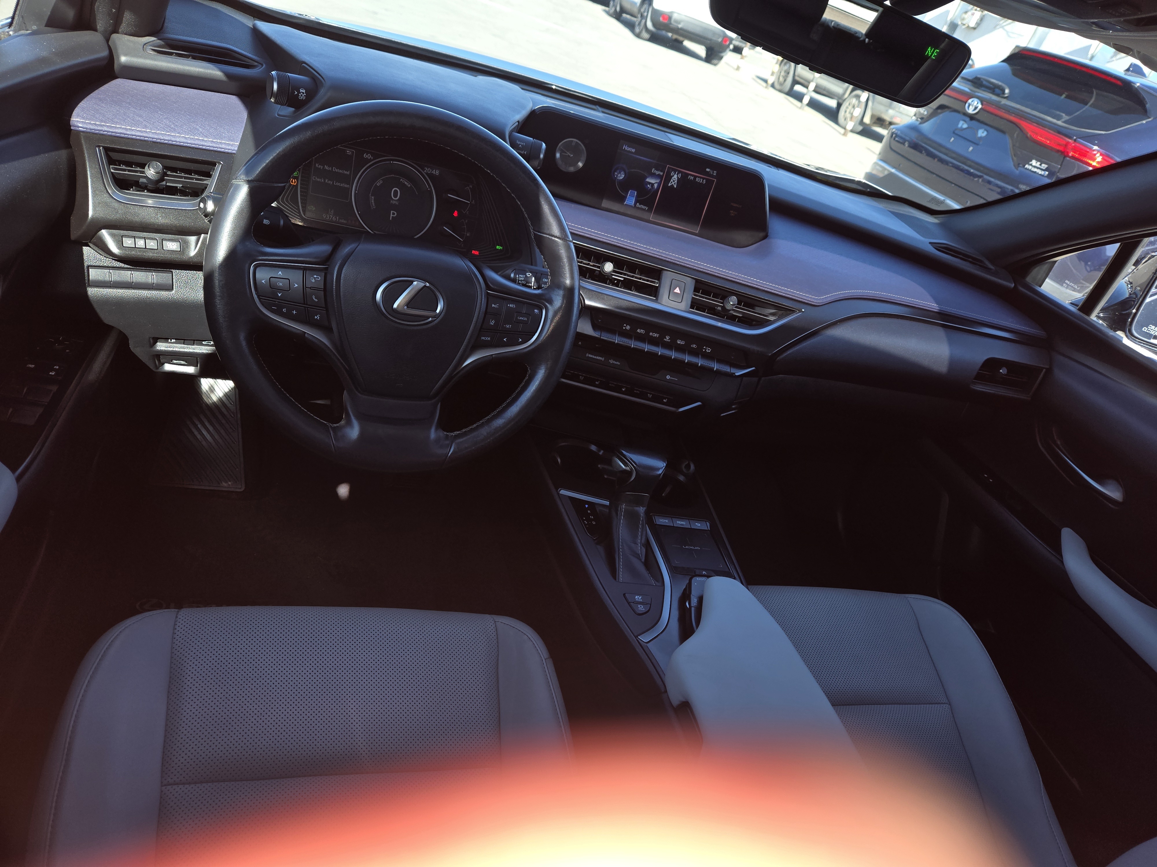 Lexus UX 250 h - фото 6