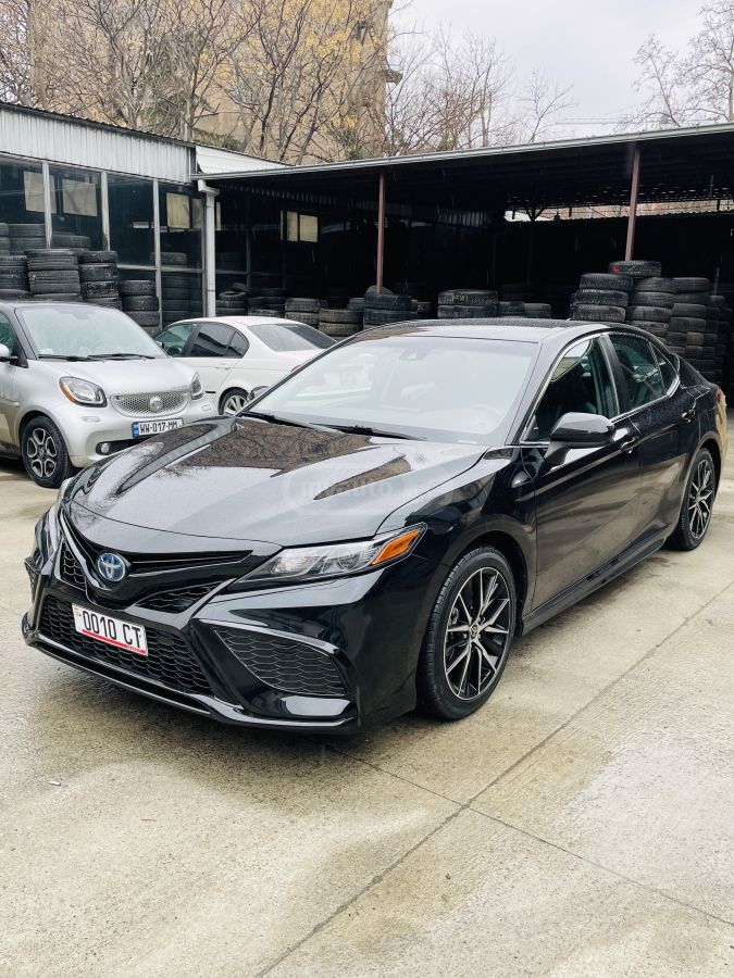 Toyota Camry - фото 2