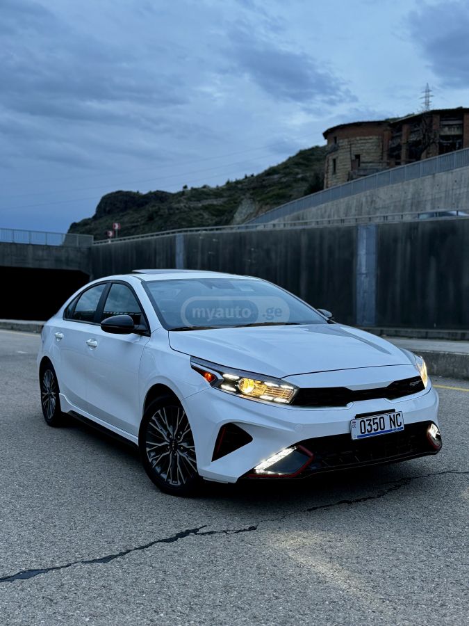Kia Forte - фото 1