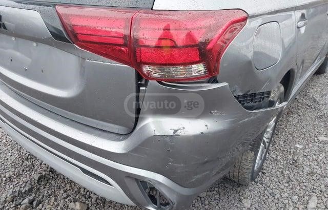 Mitsubishi Outlander - фото 14