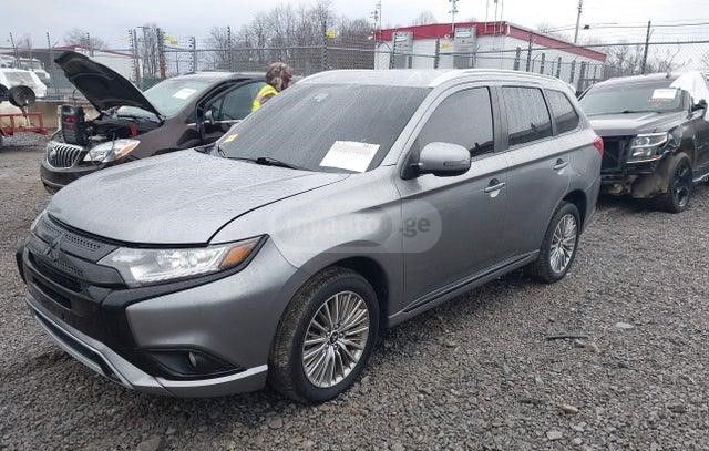 Mitsubishi Outlander - фото 2