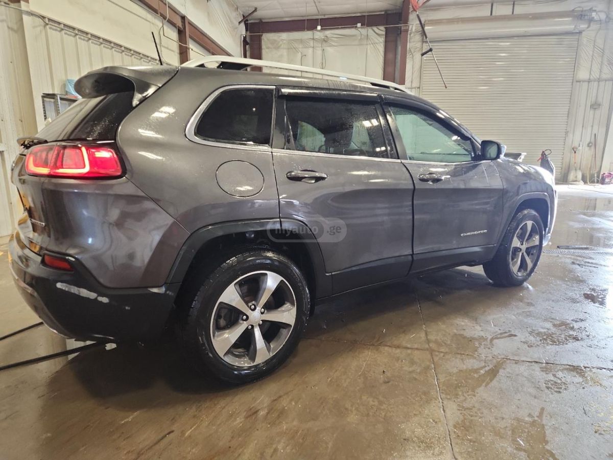 Jeep Cherokee - фото 3