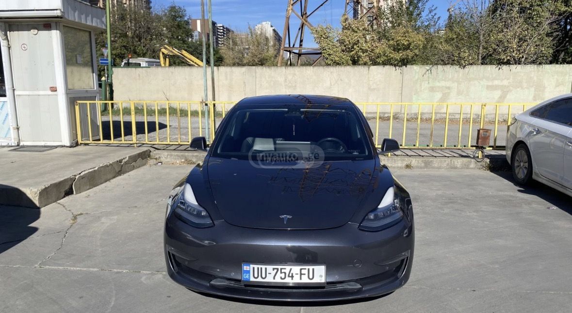 Tesla Model 3 - фото 2