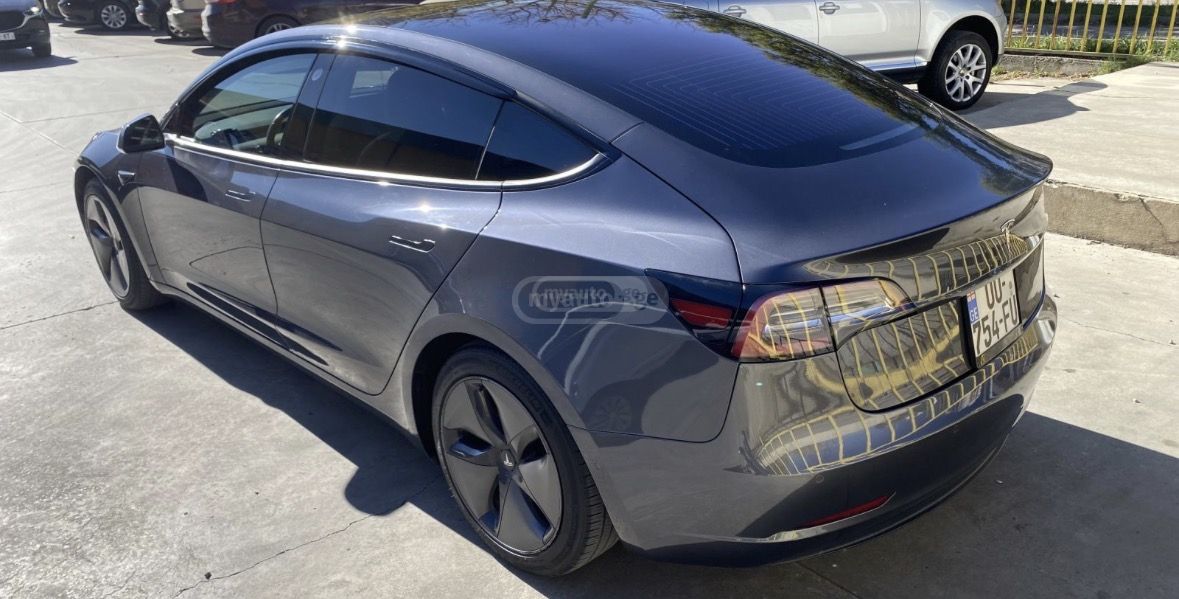 Tesla Model 3 - фото 3