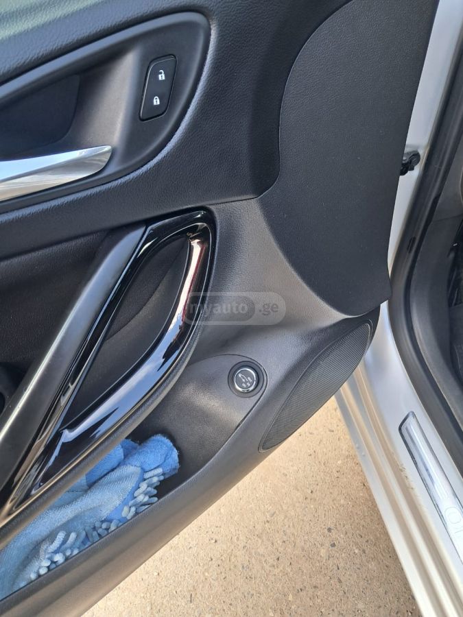 Opel Astra - фото 11