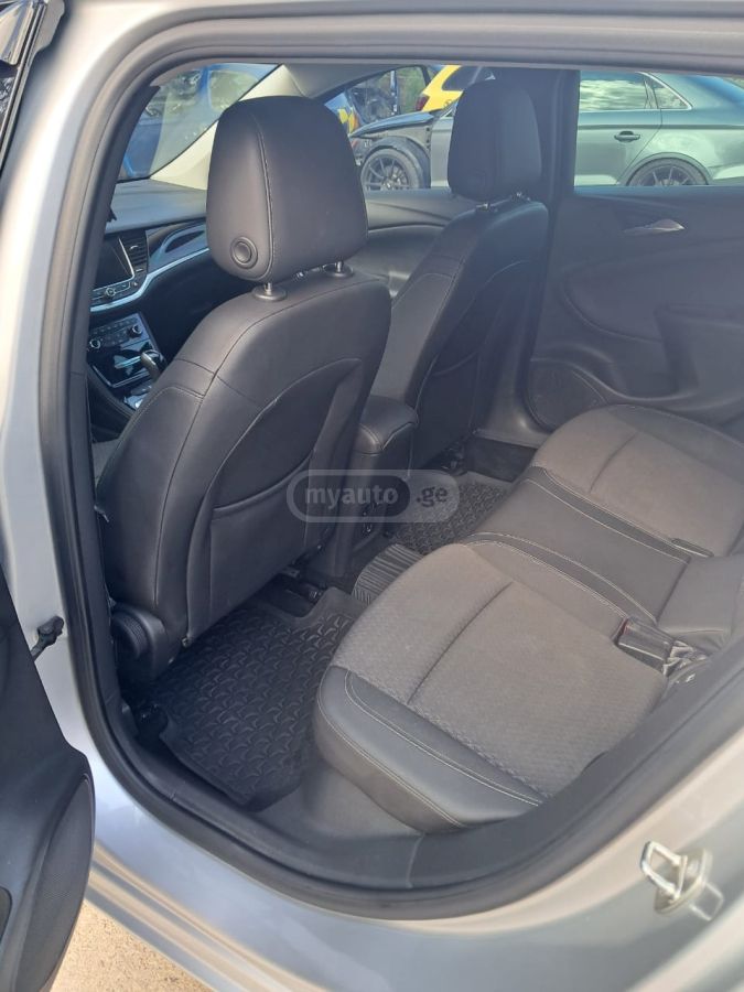Opel Astra - фото 8