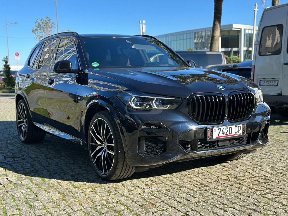 BMW X5 - фото 1