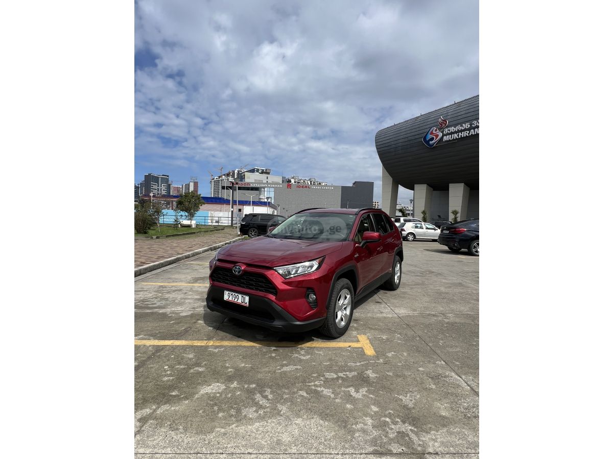 Toyota RAV 4 - фото 1