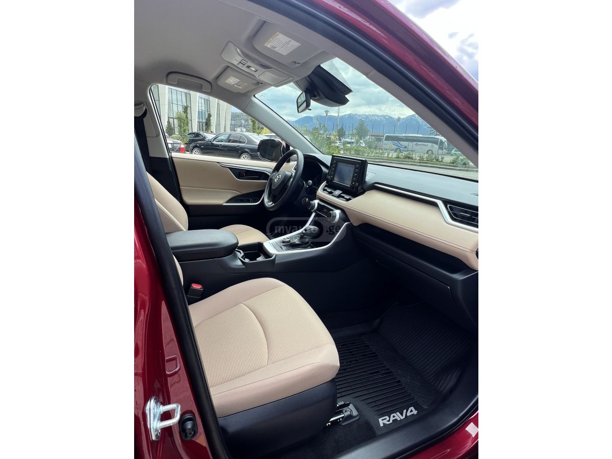 Toyota RAV 4 - фото 8