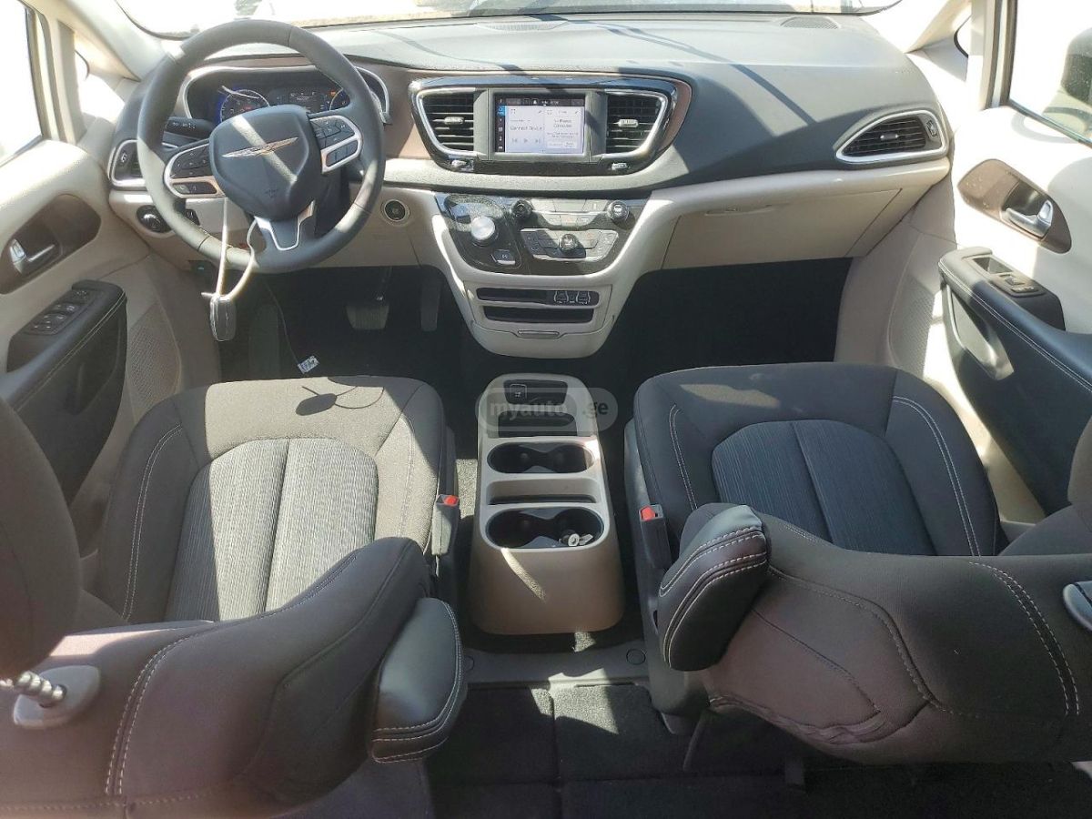 Chrysler Voyager 2024 — миниатюра 8