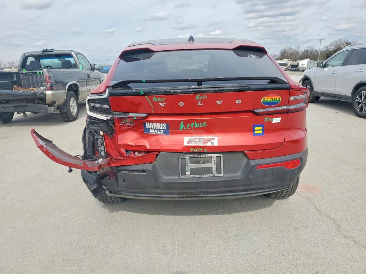 Volvo C40 2025 — миниатюра 9