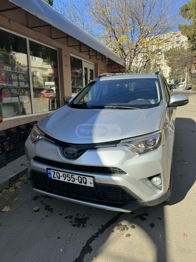 Toyota RAV 4 - фото 1
