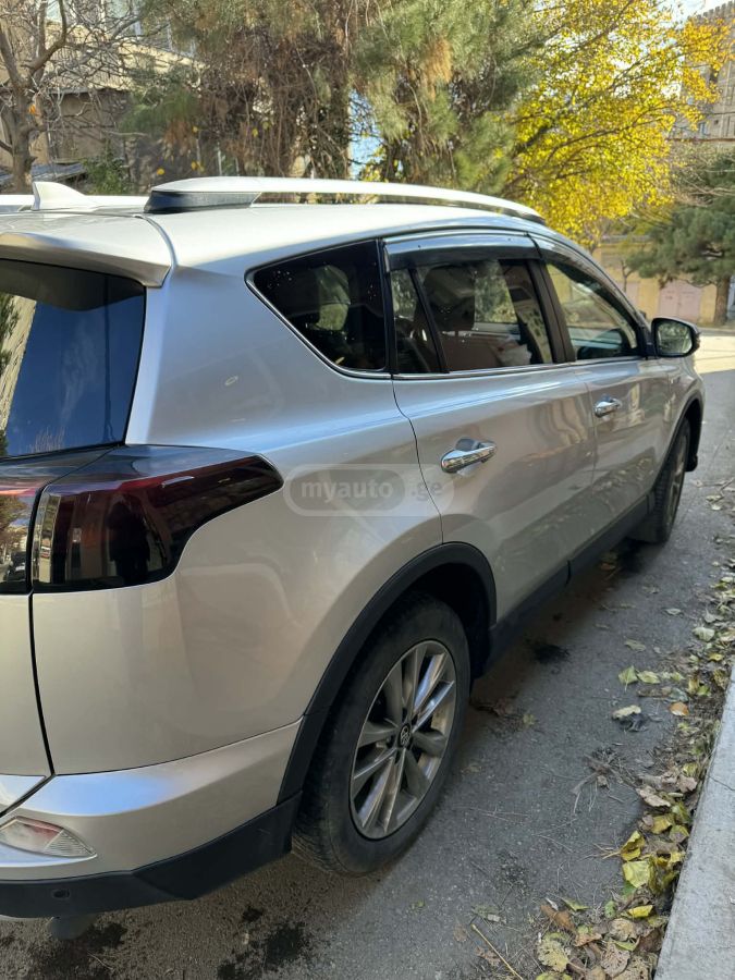 Toyota RAV 4 - фото 10