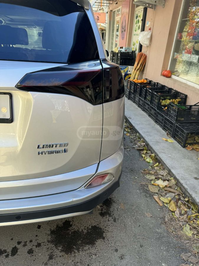 Toyota RAV 4 - фото 5