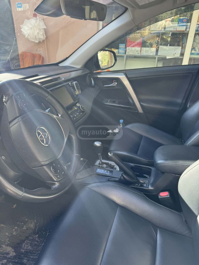 Toyota RAV 4 - фото 9