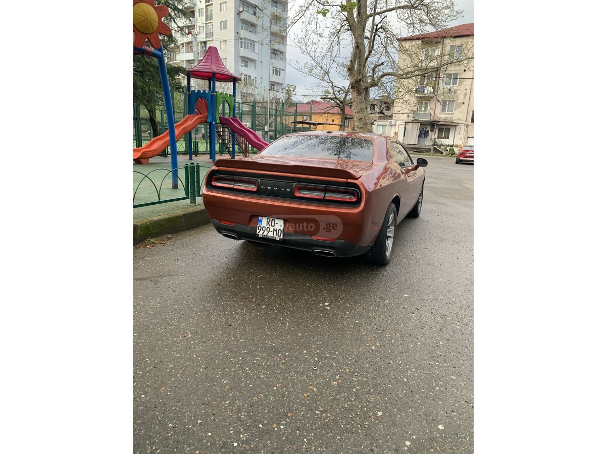 Dodge Challenger - фото 4