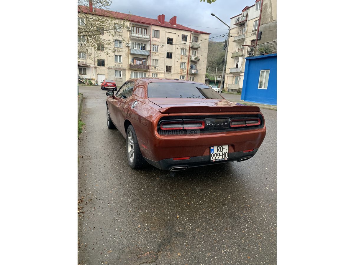 Dodge Challenger - фото 7