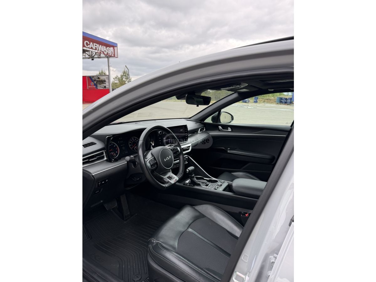 Kia K5 - фото 12