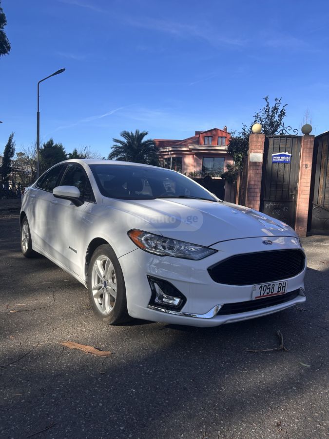 Ford Fusion - фото 2