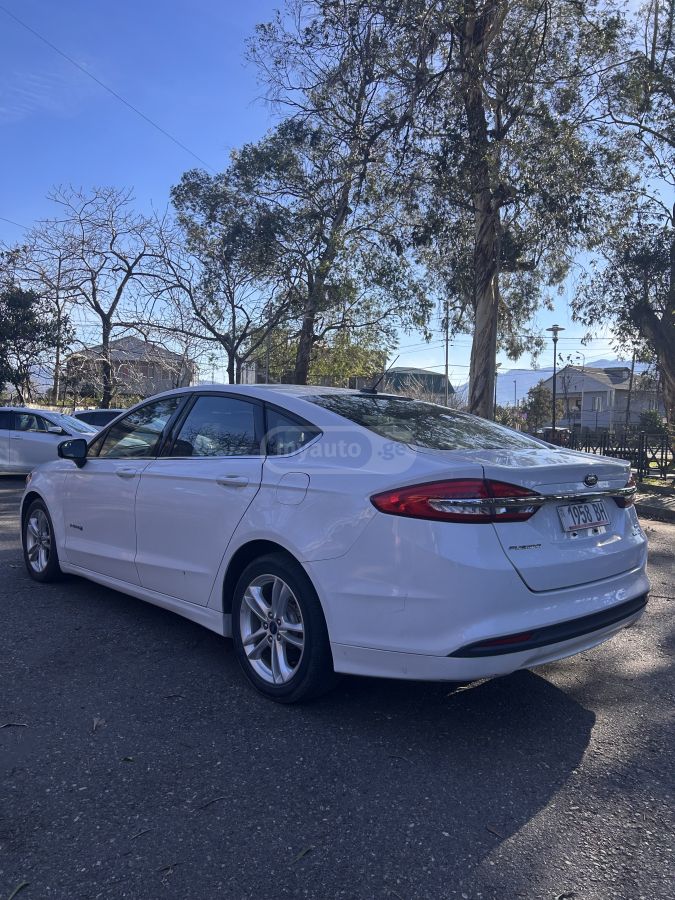 Ford Fusion - фото 3