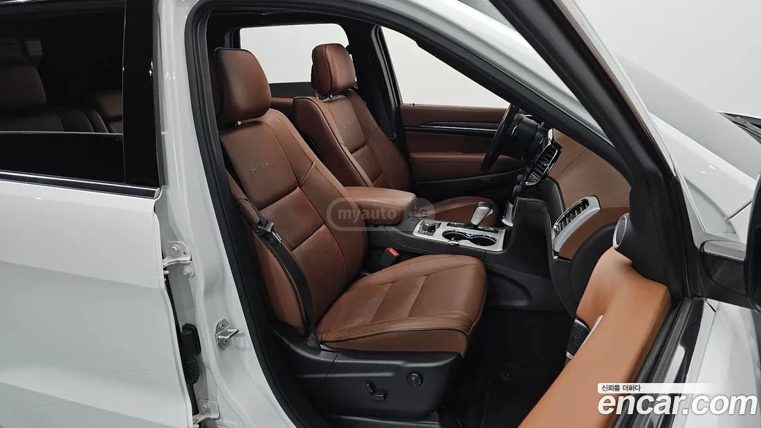 Jeep Grand Cherokee - фото 10