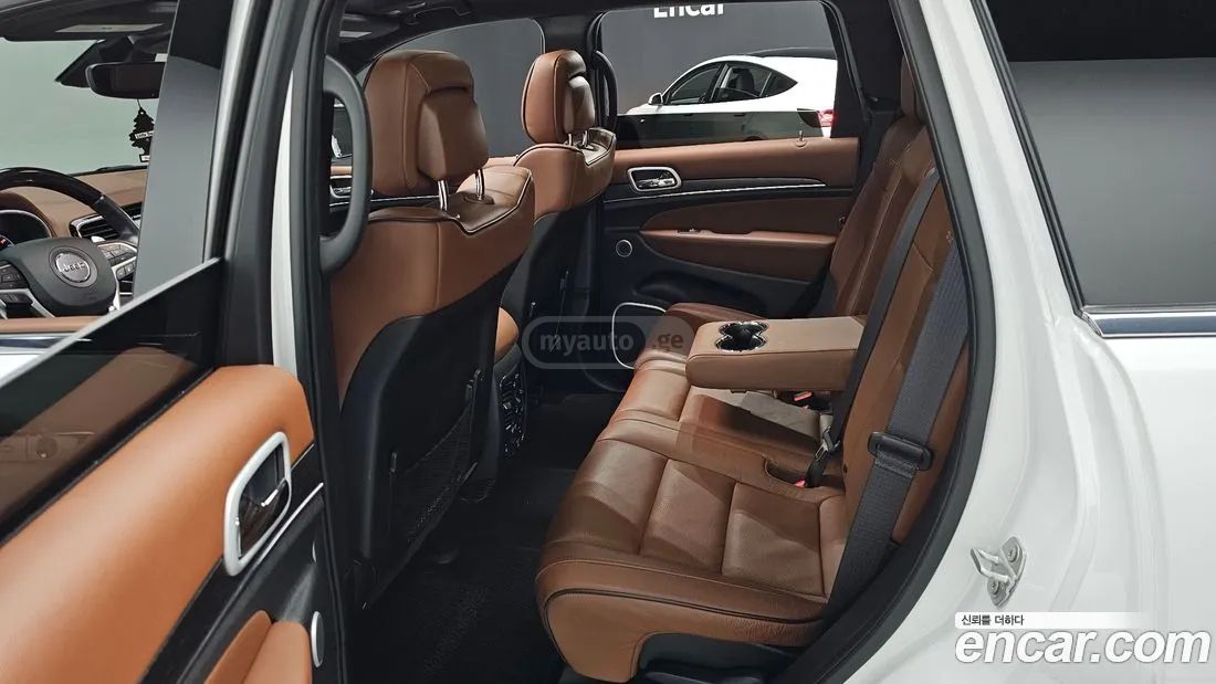 Jeep Grand Cherokee - фото 12
