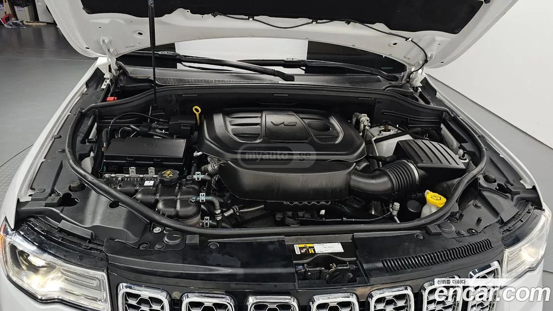 Jeep Grand Cherokee - фото 6