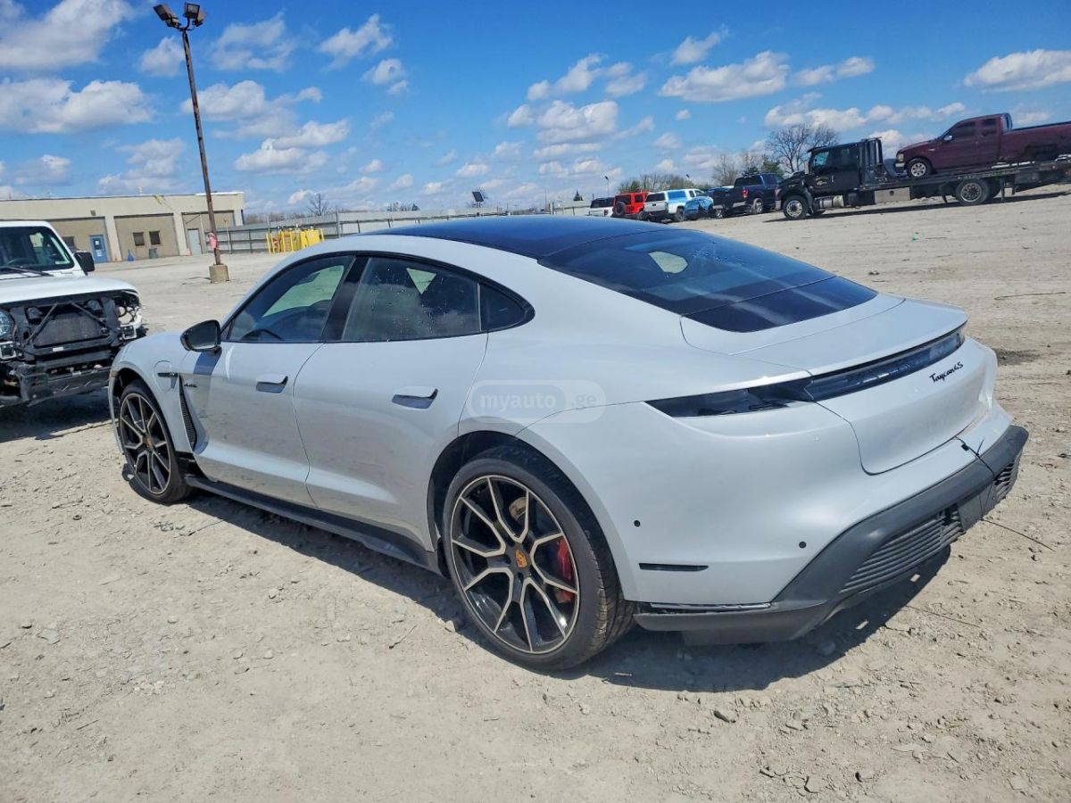 Porsche Taycan 4 S - фото 4