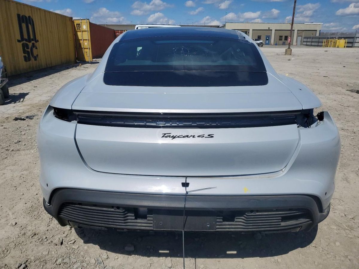 Porsche Taycan 4 S - фото 7