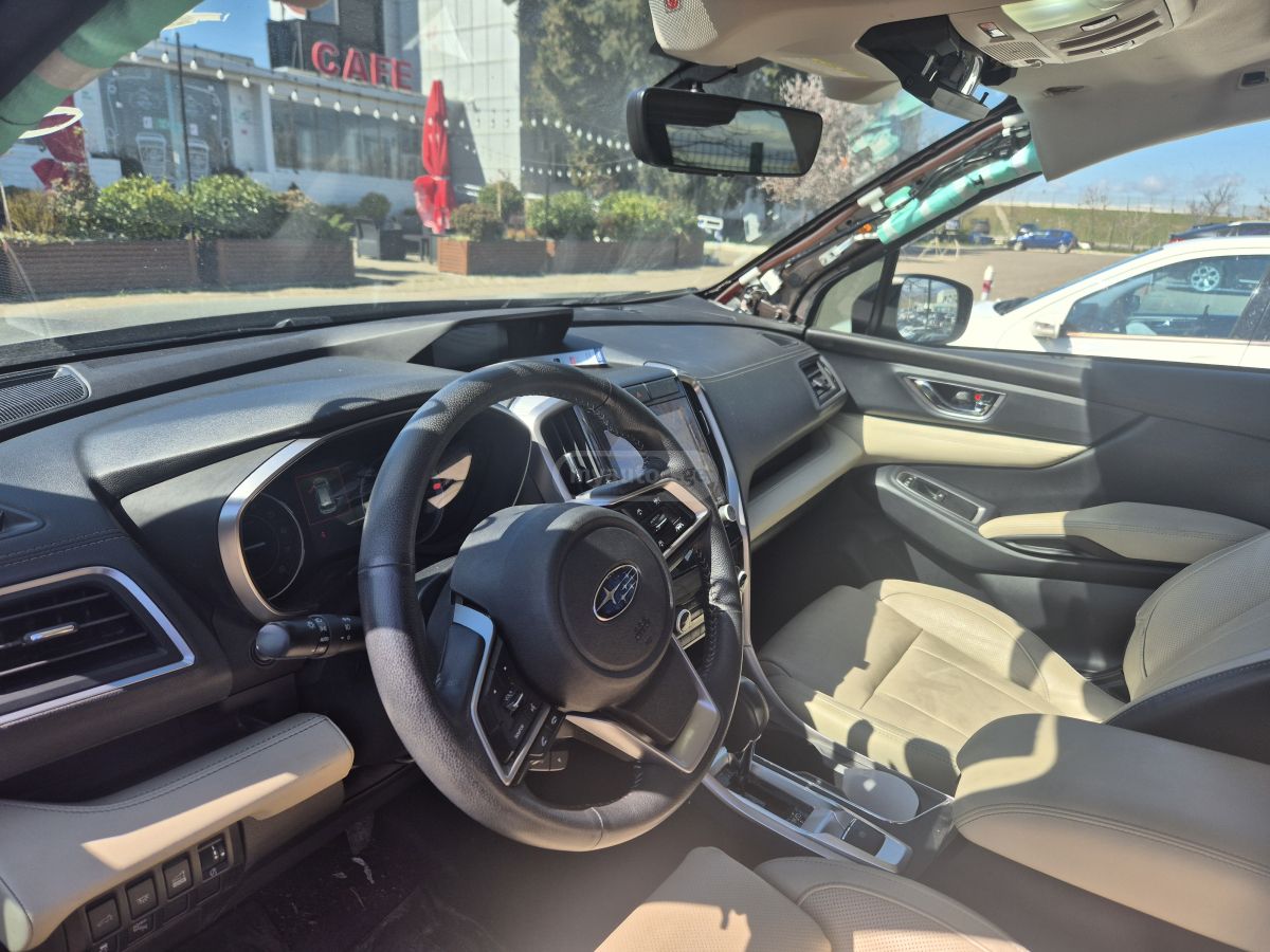 Subaru Limited All-Wheel Drive CVT — миниатюра 6