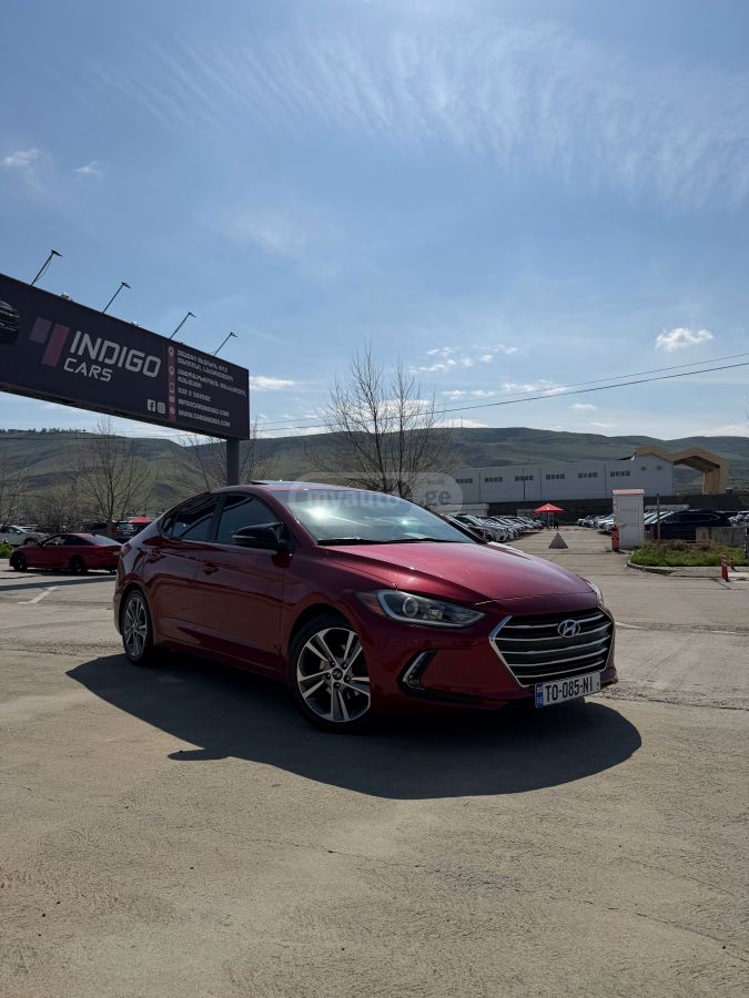 Hyundai Elantra - фото 1