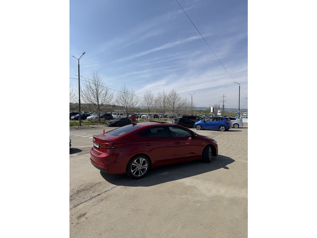 Hyundai Elantra - фото 2