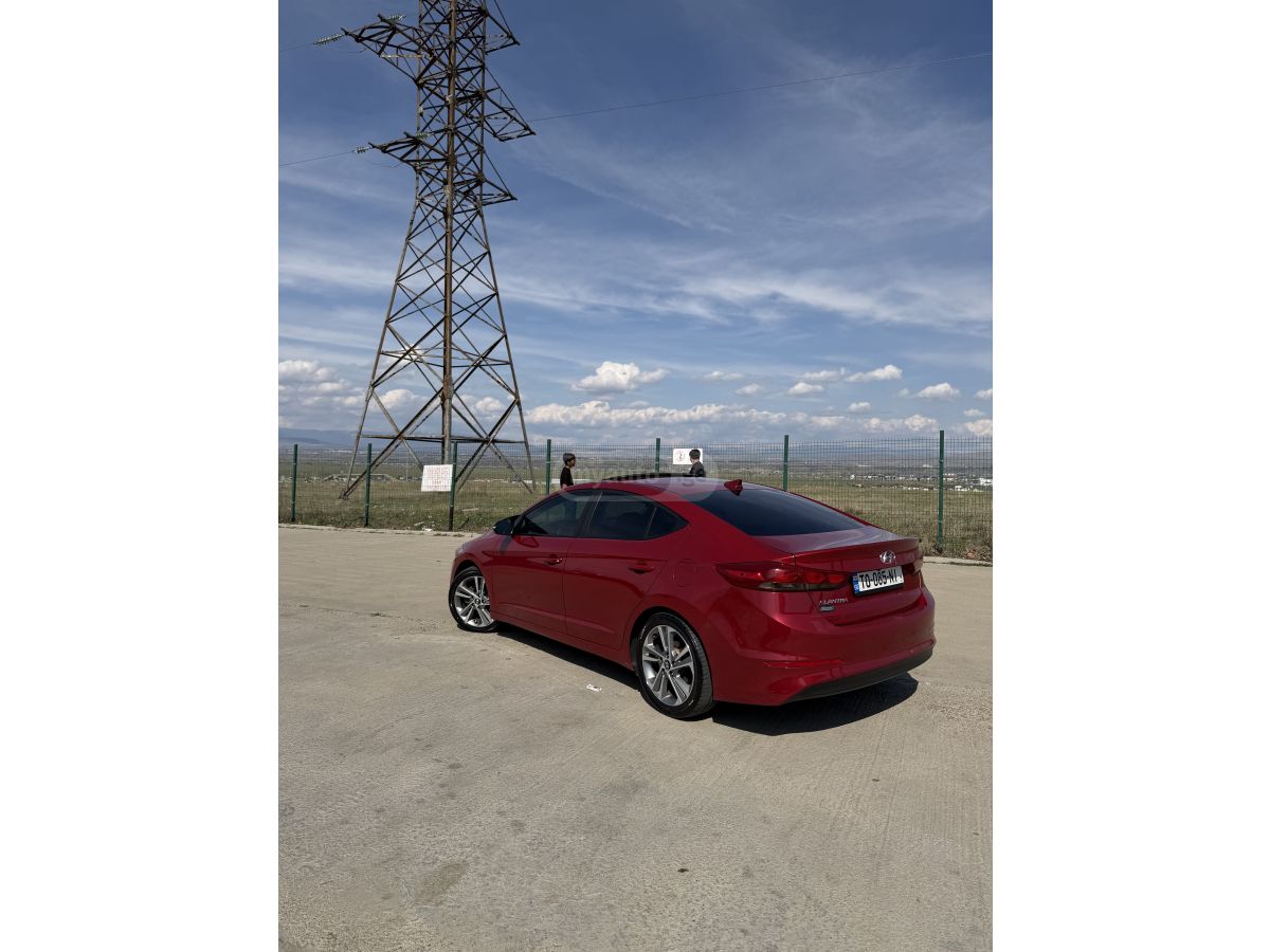 Hyundai Elantra - фото 3