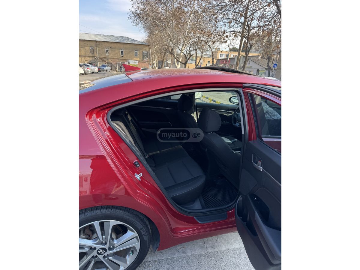 Hyundai Elantra - фото 5