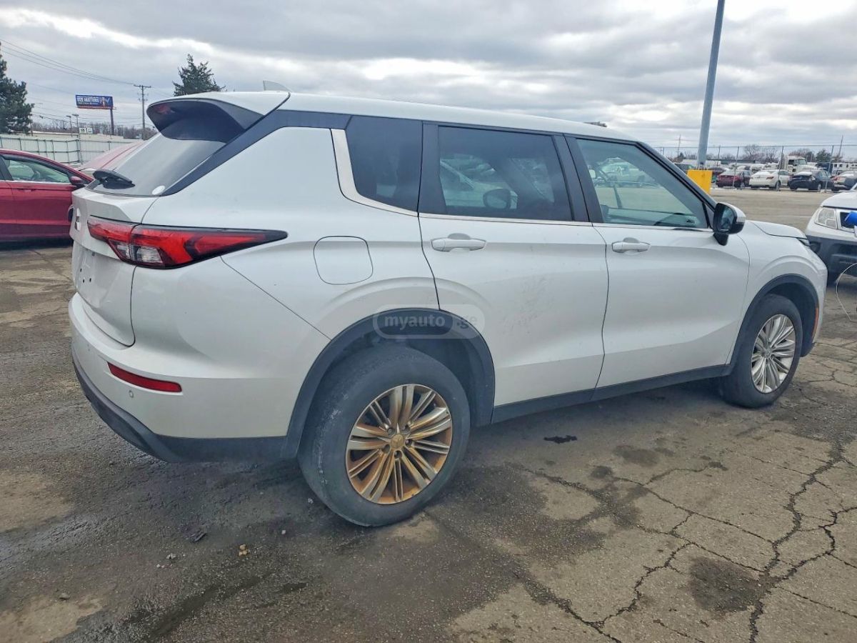 Toyota Outlander 2023 — миниатюра 3