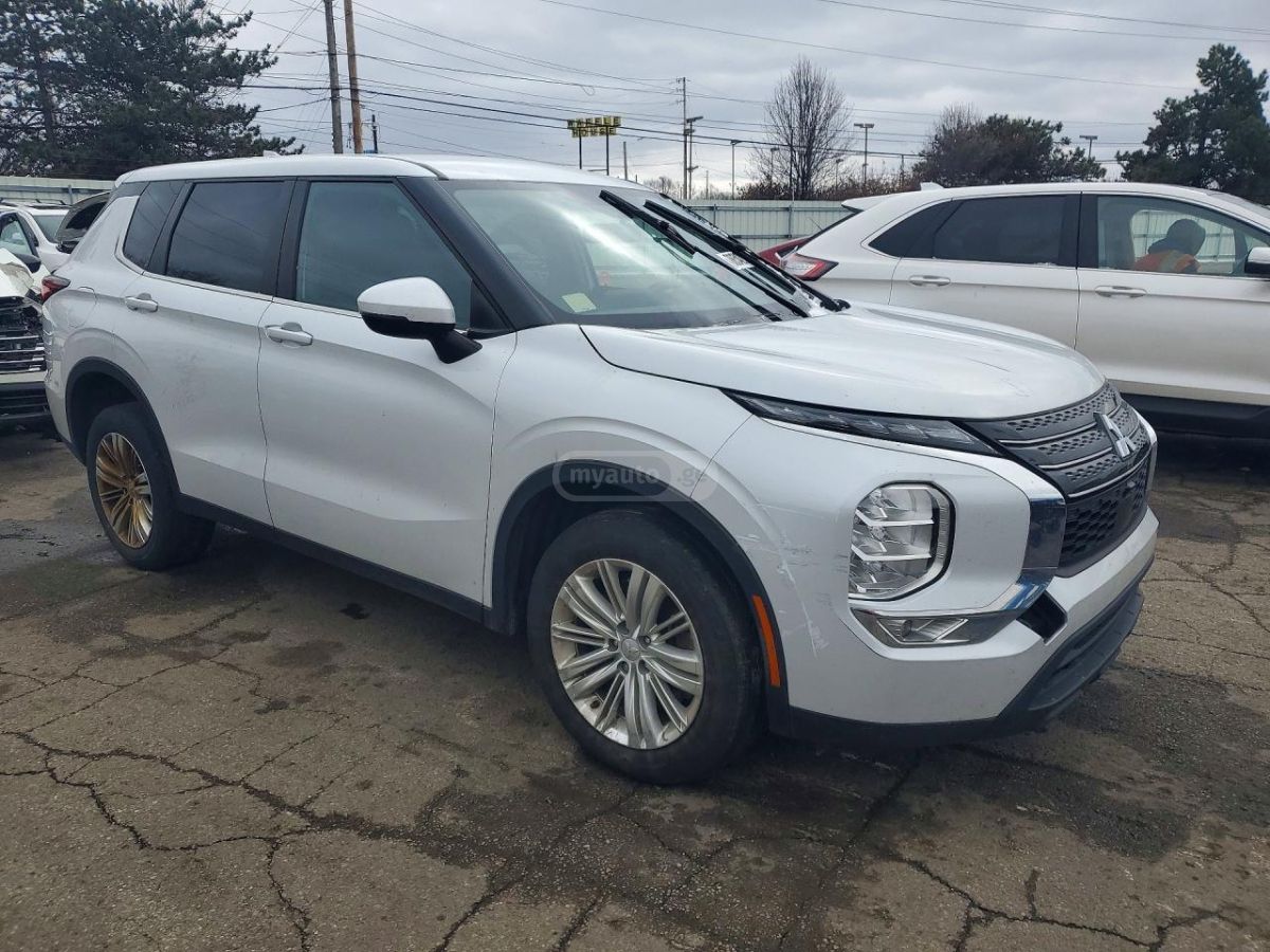 Toyota Outlander 2023 — миниатюра 4