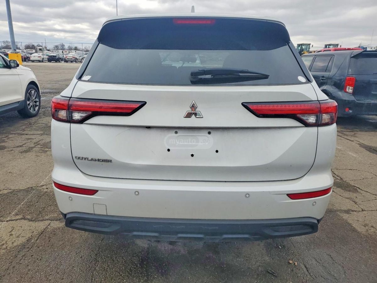 Toyota Outlander 2023 — миниатюра 6