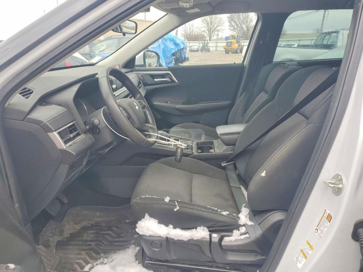 Toyota Outlander 2023 — миниатюра 7