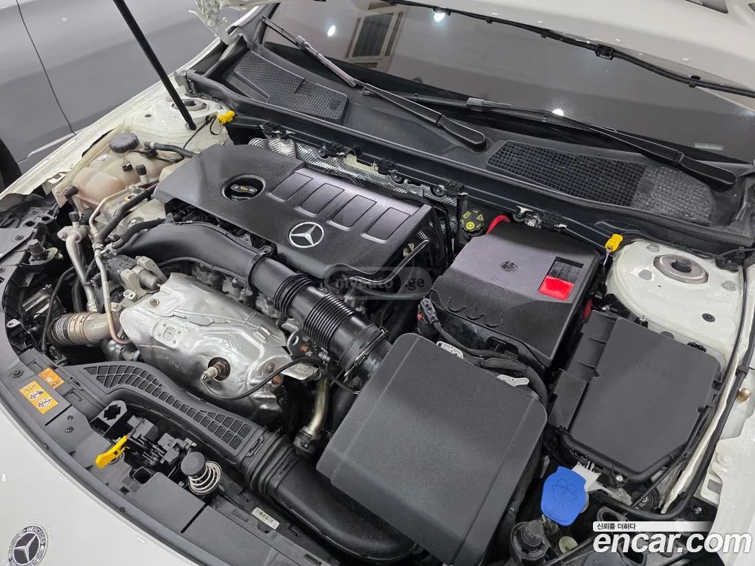 Mercedes-Benz A 45 AMG 2022 — миниатюра 6