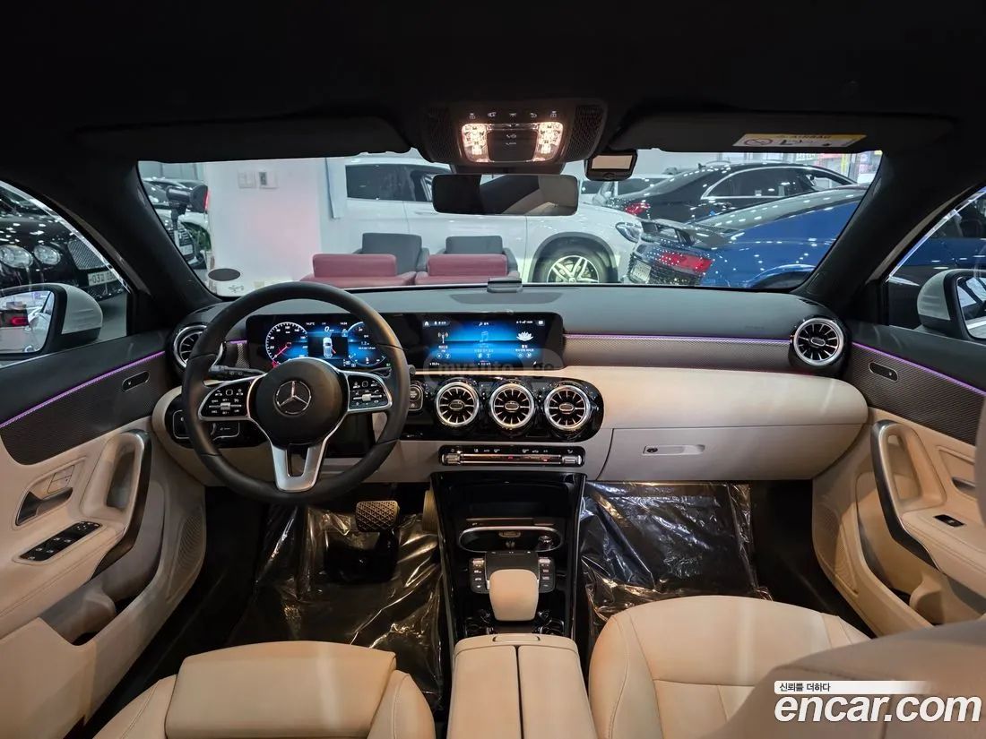 Mercedes-Benz A 45 AMG 2022 — миниатюра 7